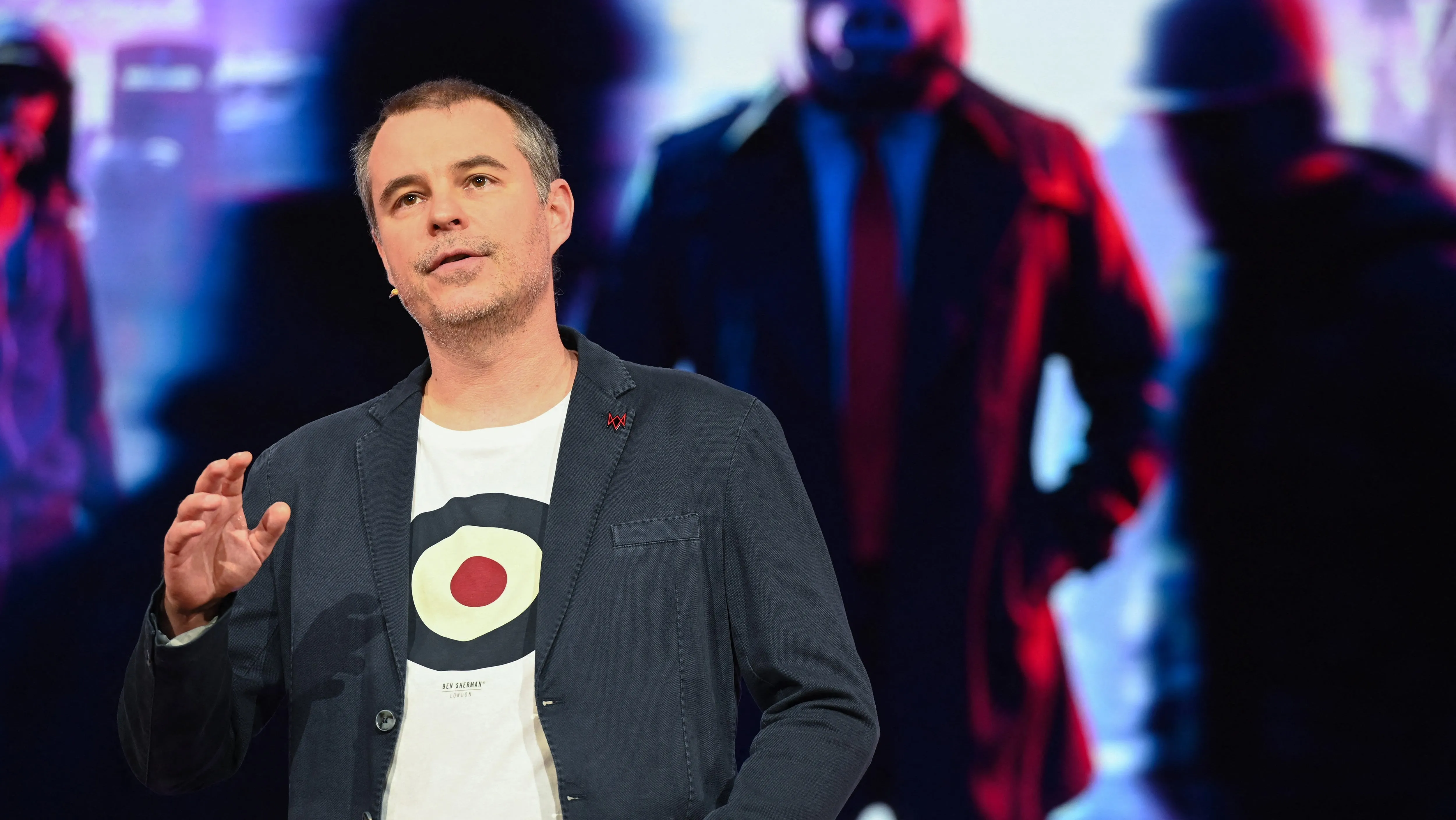 Экс-директор Ubisoft сравнил разработку крупных игр с «горящими бочками, падающими со стройки» после ухода из компании